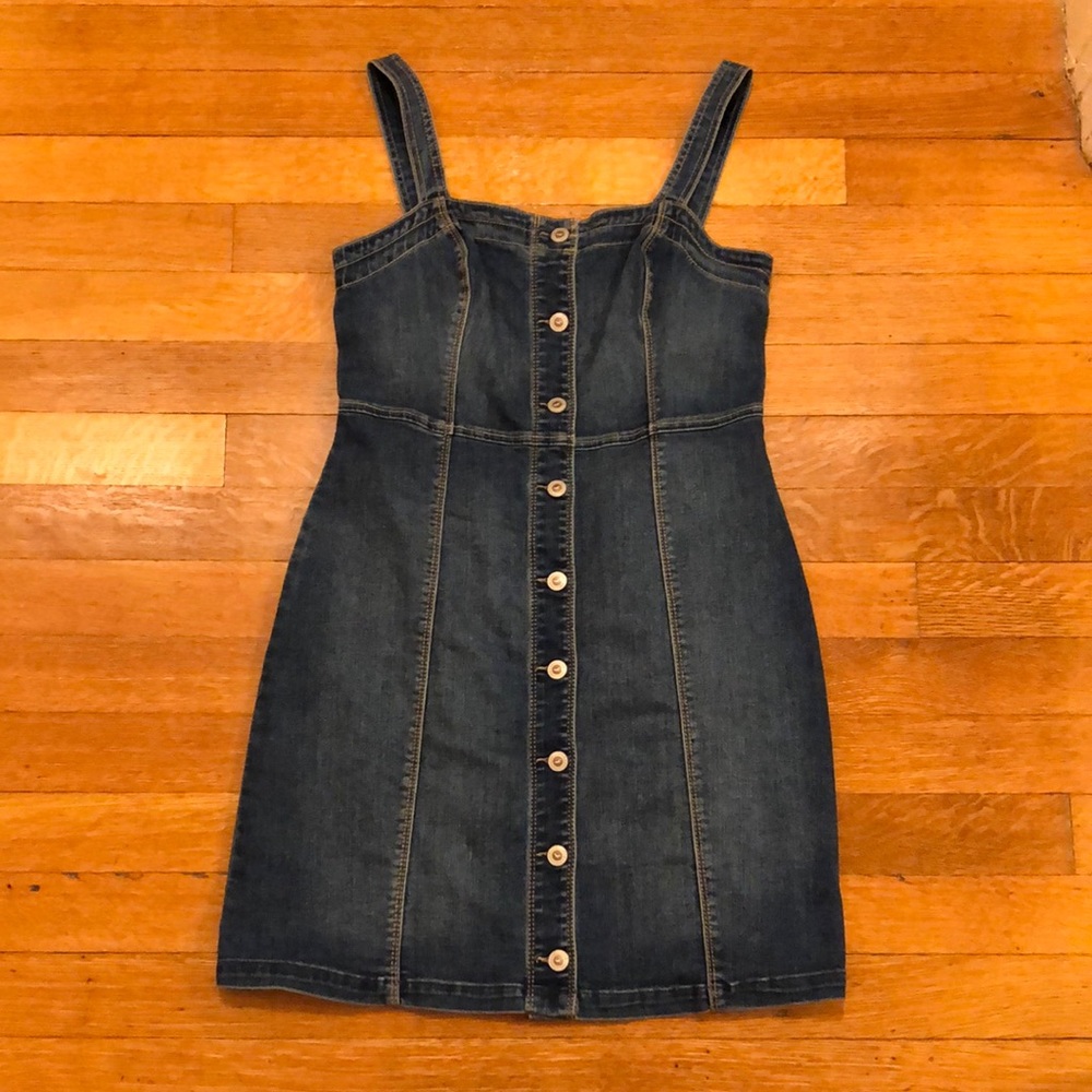 Denim dress!